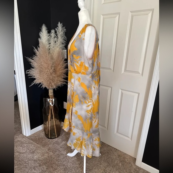 MINT VELVET Clementine Ruffle Wrap Dress
 size US 14 UK 18 - Picture 7 of 12